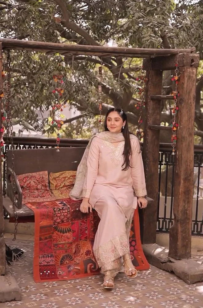 Lawn-3PC Embroidered Shirt with Digital Printed Jacquard Dupatta-1422