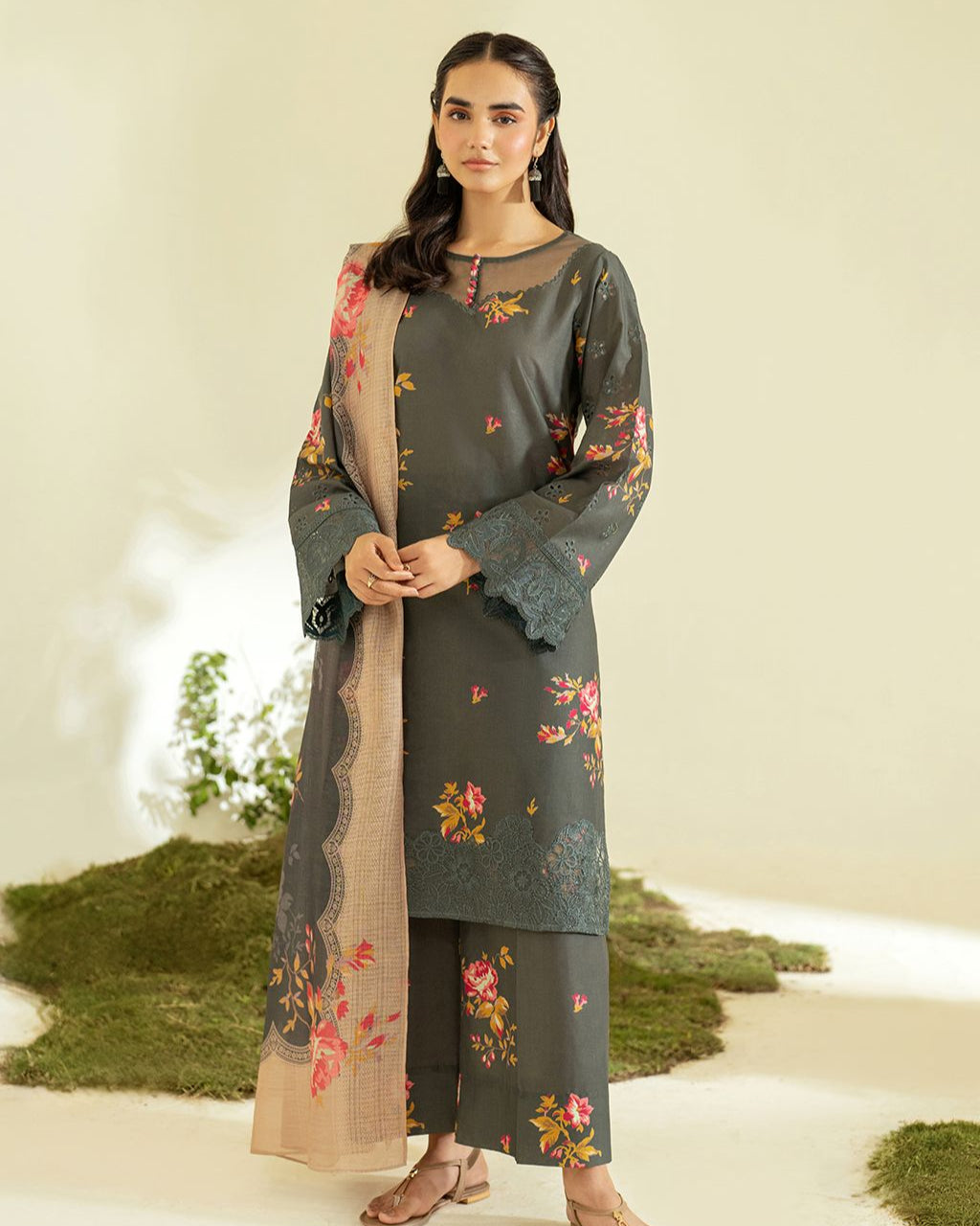 IZNIK ( LINEN )