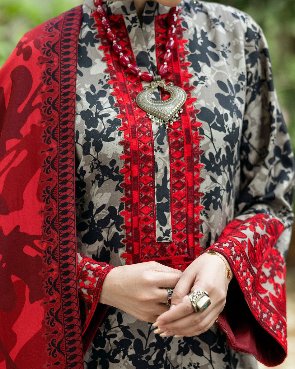 ZAINAB CHOTTANI ( 3PC DIGITAL PRINTED )