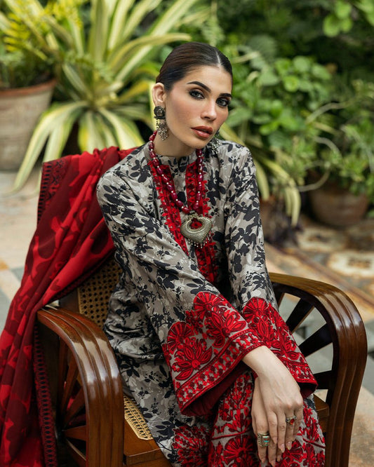 ZAINAB CHOTTANI ( 3PC DIGITAL PRINTED )